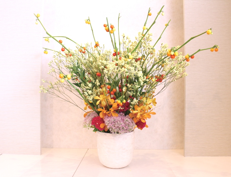 オアシス フラワープロジェクト 花のあふれる健康生活 ページ 2 オアシス グループでは ご利用者様やお越しいただく方々に安らいでいただけるよう お花でお迎えしています